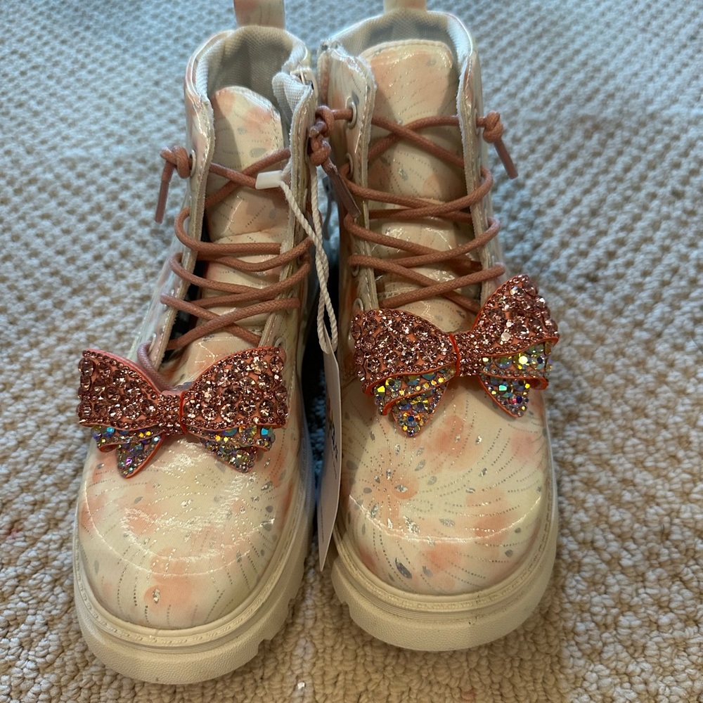 never worn lola and the boys bow boots